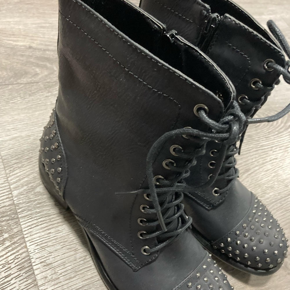 Codia Spike Short Boots for Women (Size 8)